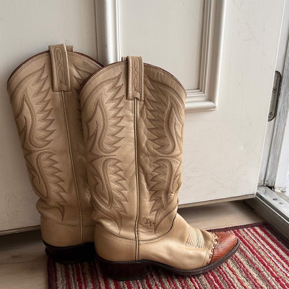 Women's Tan Cowboy Boots